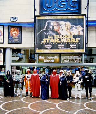 Devant le cinma/In front of the cinema
